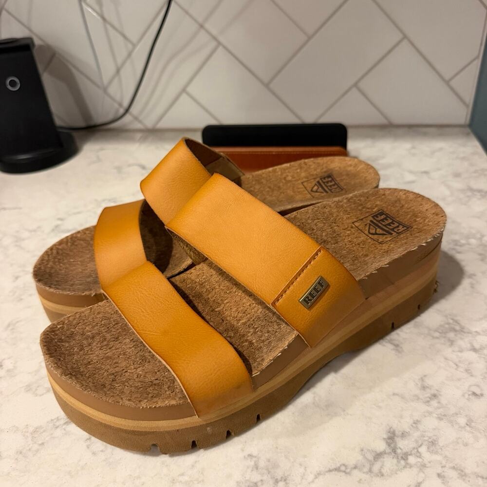 Reef Cushion Vista Hi brown Platform Slide Sandals Size 8